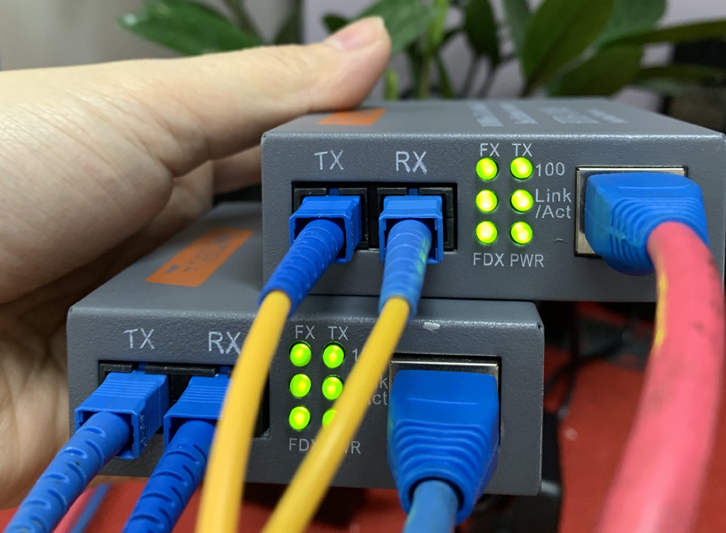 bộ chuyển đổi quang điện netlink HTB-1100S